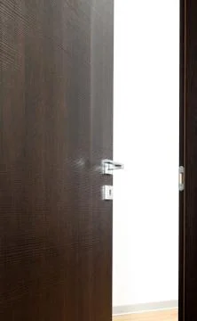 Dark door open m 스톡 사진