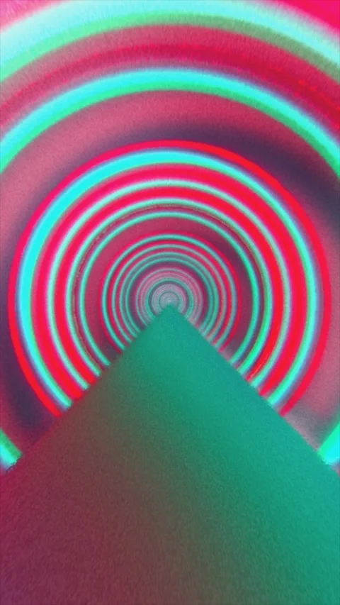 Dark green pyramid leads to an optical illusion 库存影片 329851990