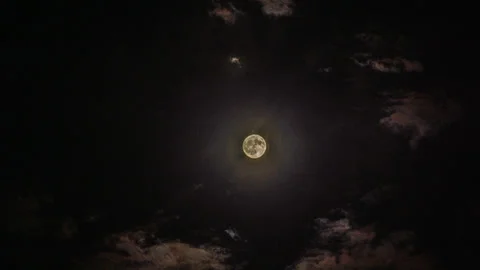 Dark, Moody Stand Still Moon Traverses Wispy Cloudy Sky Stock Footage 283565433