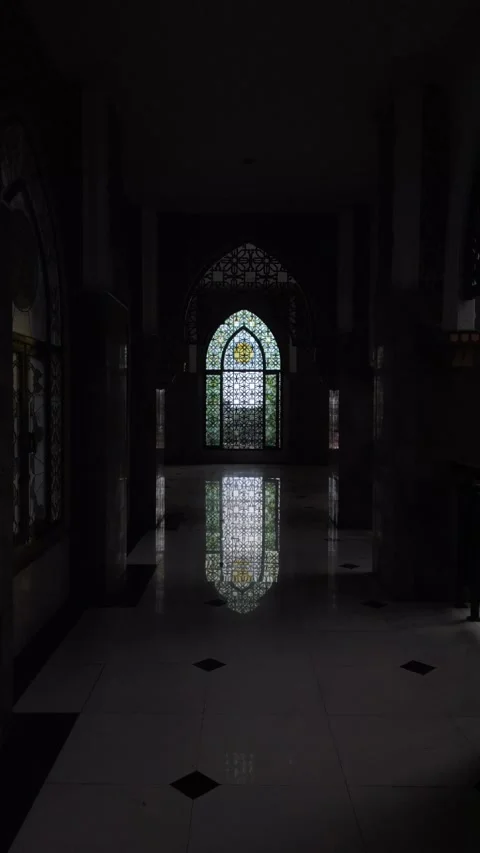 A Dark Mosque Corridor Видео 330106405
