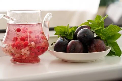 Dark plums Stockfoto's