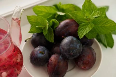 Dark plums Stockfoto's