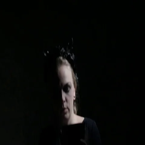 Dark portrait of evil witch with bowl. 4K UHD Vídeos de archivo 69412560