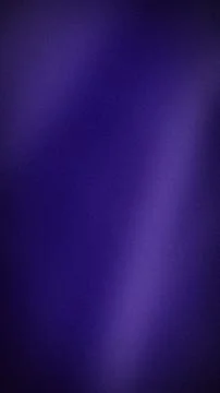 Dark purple grainy textured vertical background with soft gradient blur and.. 库存插图