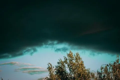 Dark rain clouds, thunderstorm. Soft selective focus. Foto stock