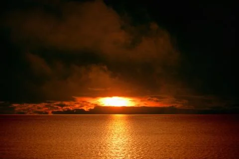 Dark red sunset Фото