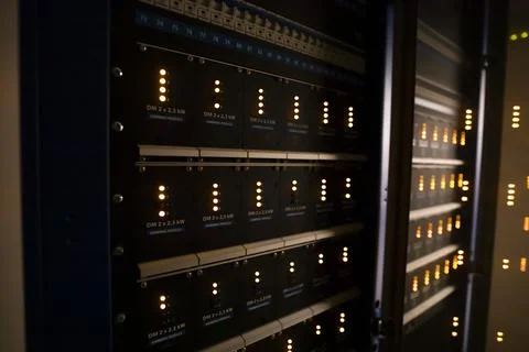 Dark server room with LED lights.  Central computer technology room of a sm.. Foto stock