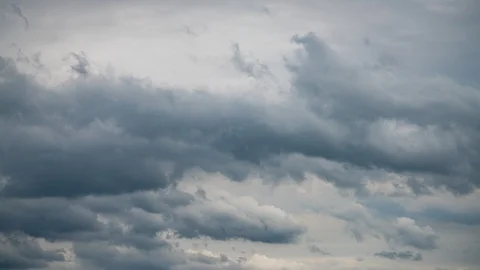 Dark sky clouds timelapse foreboding sinister gloom rainstorm hazy ominous rainy 스톡 동영상 129766346