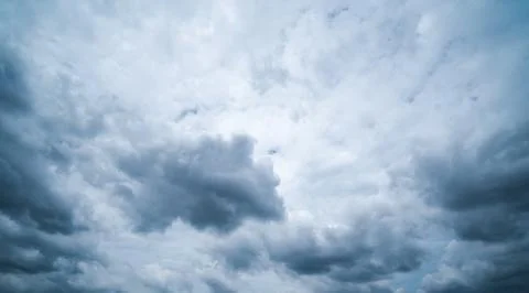 Dark storm clouds with background,Dark clouds before a thunder-storm. 库存照片