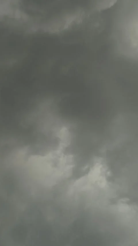 Dark Storm Clouds on Overcast Sky - Vertical Video 스톡 동영상 334887053