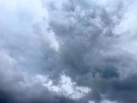 Dark Storm Clouds Rolling in Dramatic Monsoon Sky Foto stock
