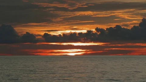 Dark sunset at the ocean Video stock 81354037