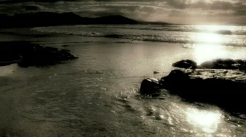 Dark waves coming to shore tide pool Stock Footage 646147