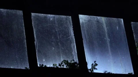 Dark window 库存影片 143746514