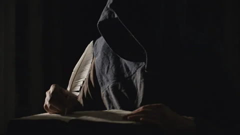 Dark Wizard is making notes Vídeos de archivo 99102493