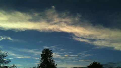 Darkness Approaches Stockbeeldmateriaal 32348847