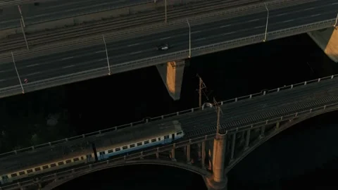 Darnitsky bridge over the Dnieper River. Ukraine city Kiev. 스톡 동영상 171249395