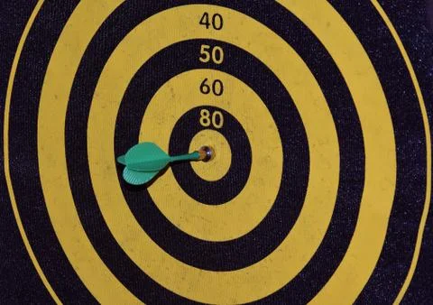Dart hitting target Foto stock