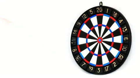 Darts stucks in a target Vidéo 10821940