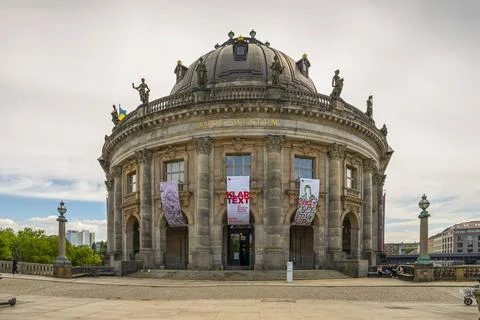  Das Bode-Museum auf der Museumsinsel in Berlin-Mitte. *** The Bode Museum... Фото