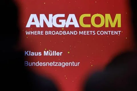  Das Logo der ANGA beim Gigabitgipfel Kooperation oder Konsolidierung - Wi... Foto stock