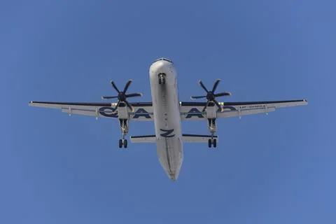 Dash 8-400 Stock Photos