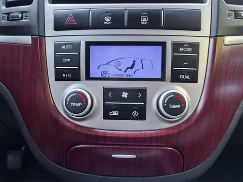 Dashboard features highlight temperature settings and climate controls, displ 写真素材
