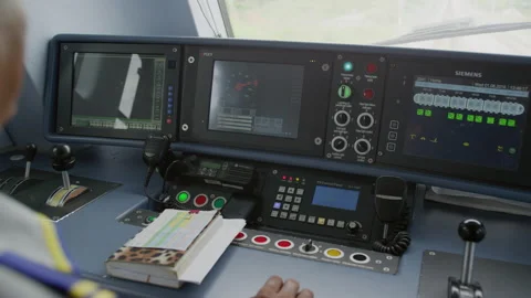The dashboard of the train cab, Malaysia Видео 134677871