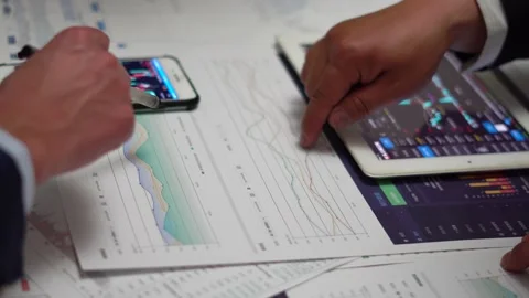 Data analysis of financial statements of stocks and securities in Wall Stree Видео 154533198