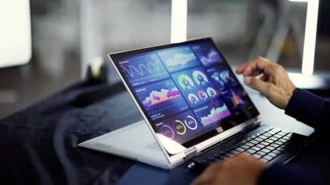 Data Analyst Using Data Analytics KPI Video stock 250239906