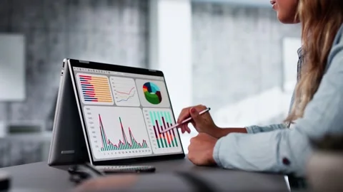 Data Analyst Using Data Analytics KPI 動画素材 293130461