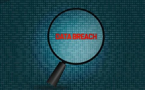 Data breach on digital screen with magnifying glass Illustrazione stock