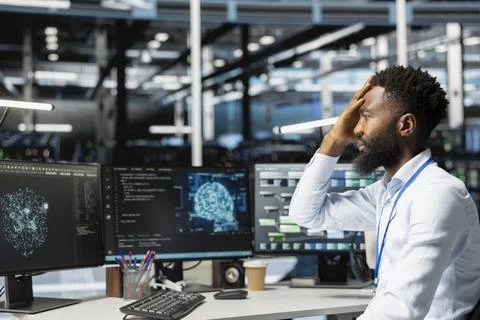 Data center admin troubled by errors while using machine learning algorithms Foto stock