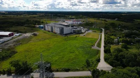 Data center building under construction with power infrastructure 库存照片