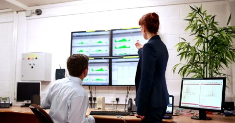 Data center colleagues talking in office Vidéo 44702838