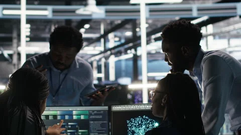Data center coworkers doing brainstorming, using node tree software Video stock 307031356