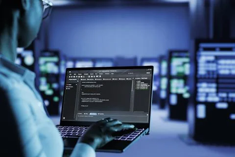 Data center developer runs code 库存照片