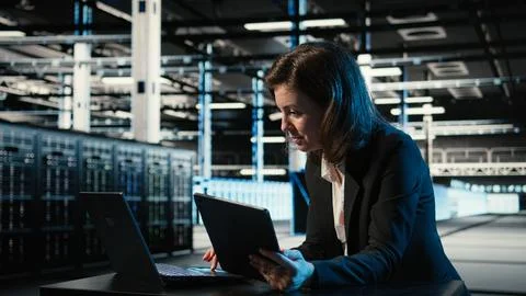 Data center developer uses devices as control panel for digital twin simulation 写真素材