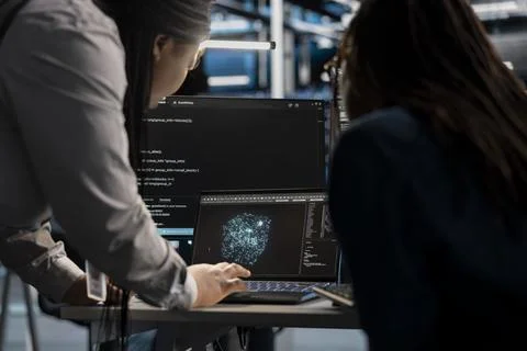Data center engineering team using AI visualization tool to do optimizations 스톡 사진