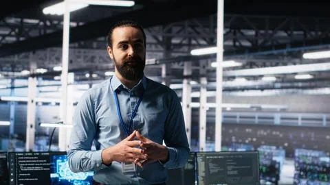 Data center manager presents AI technology to shareholders 스톡 사진