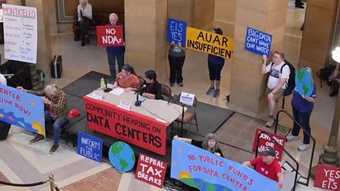 Data center rally in Minnesota. Stockbeeldmateriaal 333352736