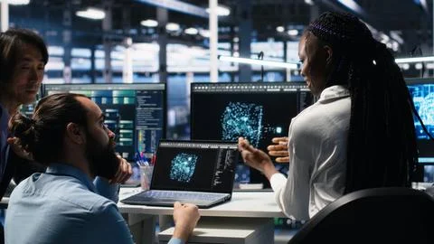 Data center software developers using machine learning algorithms Foto stock