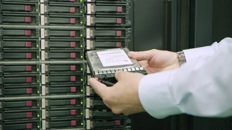 Data Center Technician Vídeos de archivo 70852021