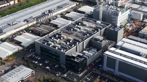 Data centers in Slough, England. Data facilities under construction. 스톡 동영상 320608489