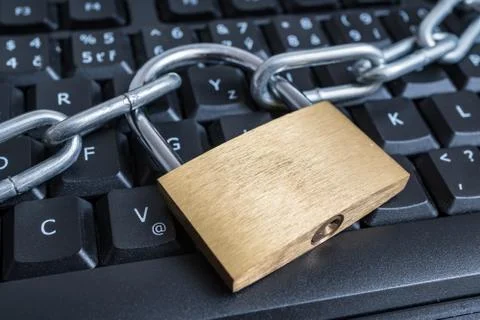 Data protection, privacy and security concept. Lock with chain on computer ke 스톡 사진