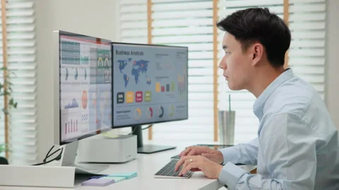 Data visualization for business analytics using AI tech talent tools. Vídeo Stock 257857290