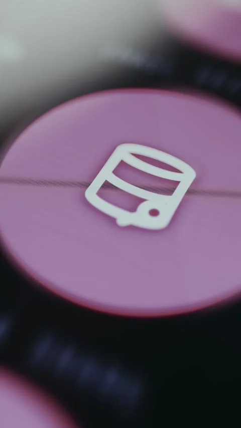 Database icon representing Data Share 스톡 동영상 334928221