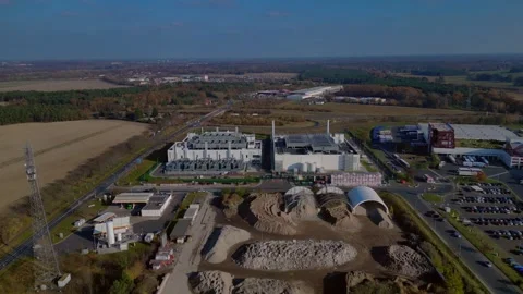 Datacenter exterioir computing infrastructure. Smooth aerial view flight drone Stockbeeldmateriaal 321293373