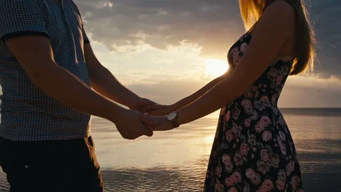 Date of a couple in love at sunset Stock-Footage 101545845