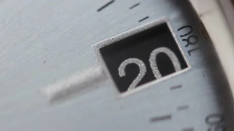Date indicator changing 20 to 21 on a watch Video stock 146646570